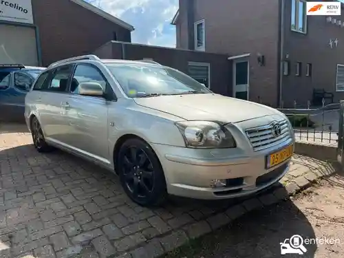 Toyota Avensis 2.4 2004