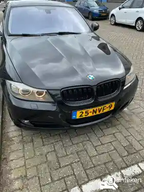 BMW 318i Touring 2010
