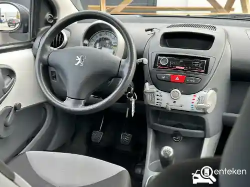 Peugeot 107 1.0 70 2011