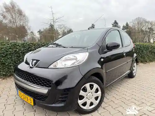 Peugeot 107 1.0 70 2011