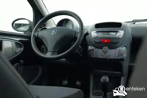 Peugeot 107 1.0 70 2012
