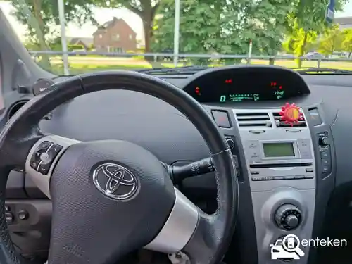 Toyota Yaris 1.3 2008
