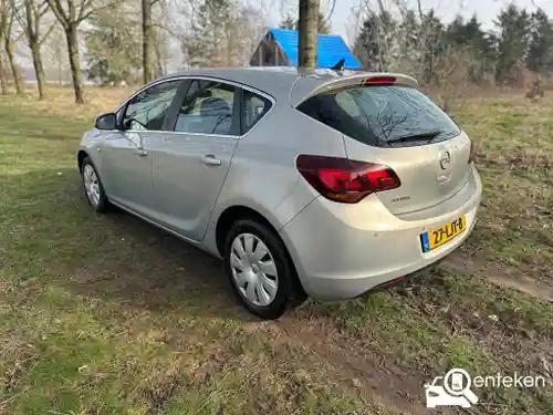 Opel Astra 1.6 2010
