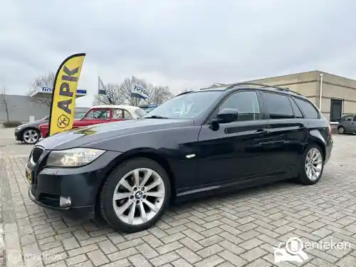 BMW 318i Touring 2010