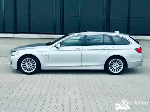 BMW 523i Touring 2011