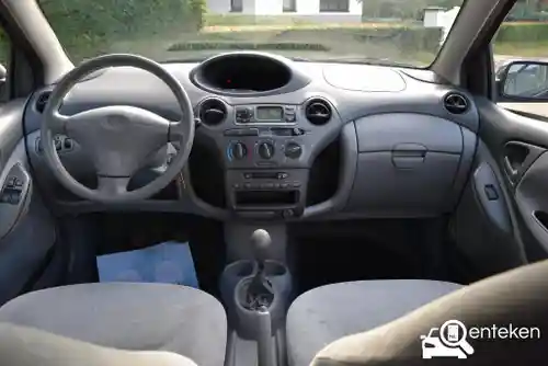 Toyota Yaris 1.3 2000