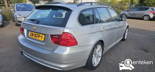 BMW 318i Touring 2009