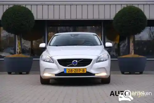 Volvo V40 T3 2012