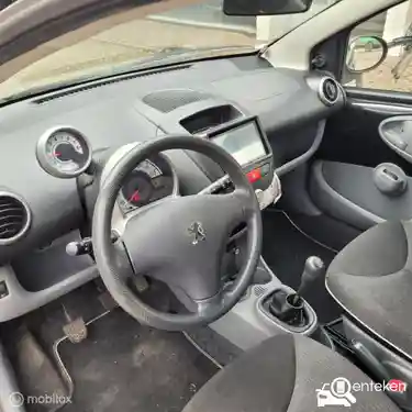 Peugeot 107 1.0 70 2011