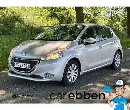 Peugeot 208 1.2 PureTech 82 2012
