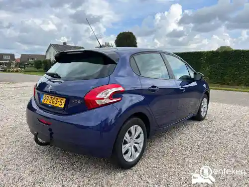 Peugeot 208 1.2 PureTech 82 2012