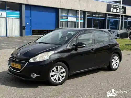 Peugeot 208 1.2 PureTech 82 2012