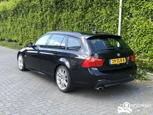 BMW 318i Touring 2013