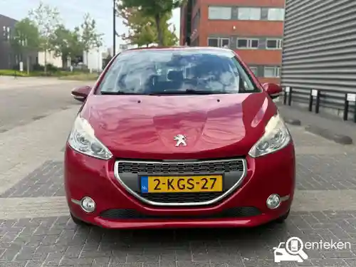 Peugeot 208 1.2 PureTech 82 2013
