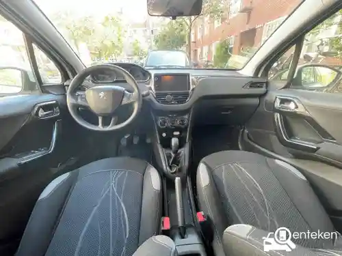 Peugeot 208 1.2 PureTech 82 2013