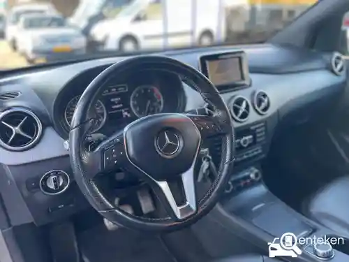 Mercedes-Benz B 180 2013
