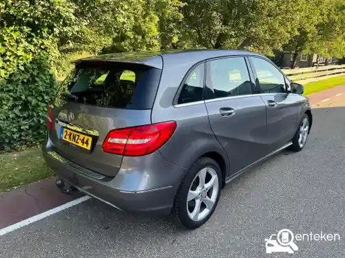 Mercedes-Benz B 180 2013