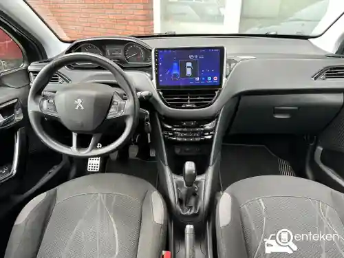 Peugeot 208 1.2 PureTech 82 2013