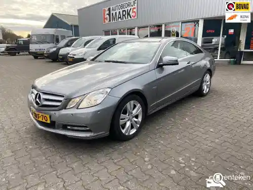Mercedes-Benz E 200 BlueEFFICIENCY Coupé 2012