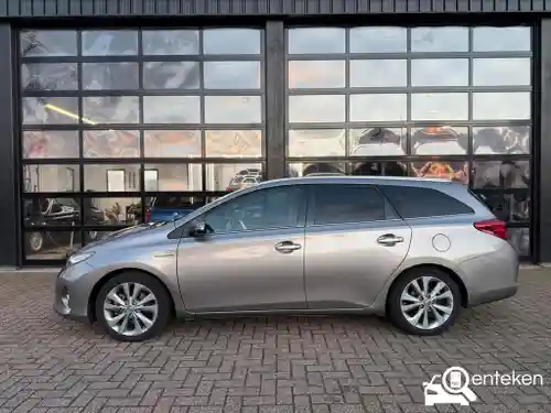Toyota Auris Touring Sports 1.8 Hybrid 2013