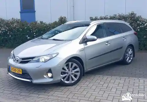 Toyota Auris Touring Sports 1.8 Hybrid 2013