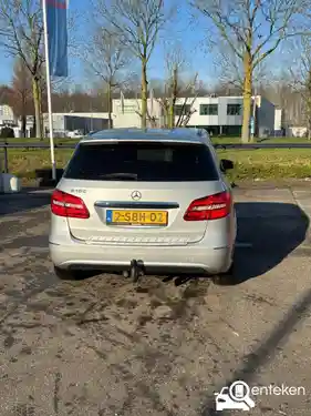 Mercedes-Benz B 180 2013