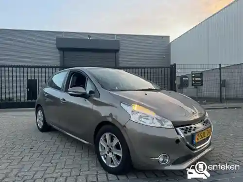 Peugeot 208 1.4 e-HDi 68 2013