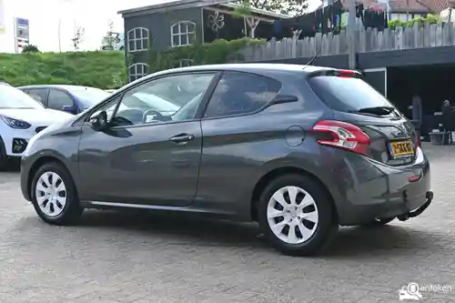Peugeot 208 1.2 PureTech 82 2013