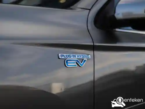 Mitsubishi Outlander 2.0 Plug-In Hybrid 2013