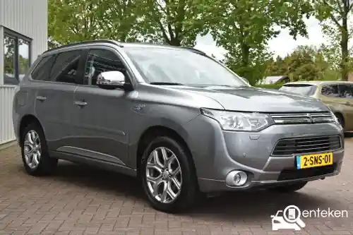 Mitsubishi Outlander 2.0 Plug-In Hybrid 2013