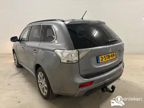 Mitsubishi Outlander 2.0 Plug-In Hybrid 2013