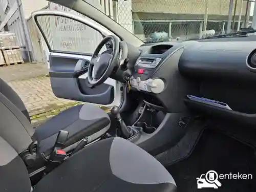 Peugeot 107 1.0 68 2013