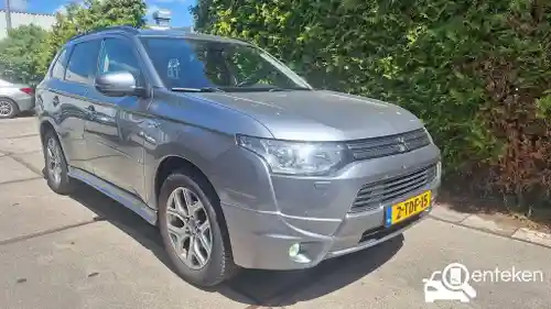 Mitsubishi Outlander 2.0 Plug-In Hybrid 2013