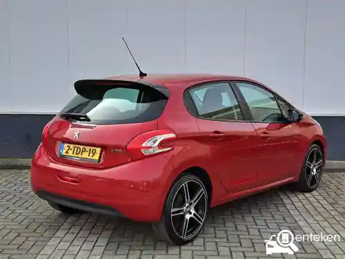 Peugeot 208 1.2 PureTech 82 2014