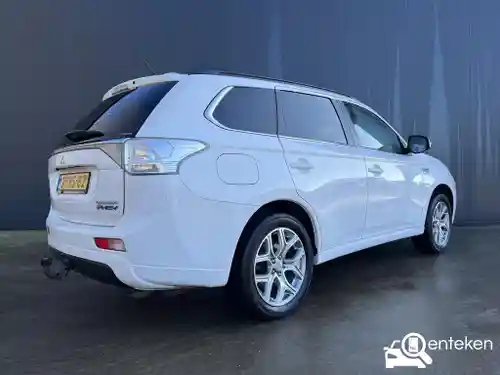 Mitsubishi Outlander 2.0 Plug-In Hybrid 2014