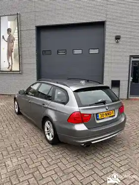 BMW 318i Touring 2010