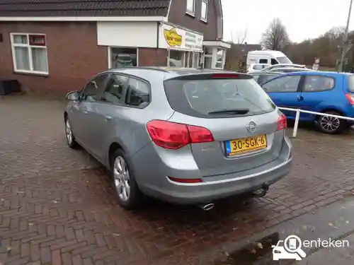 Opel Astra Sports Tourer 1.4 Turbo 2011