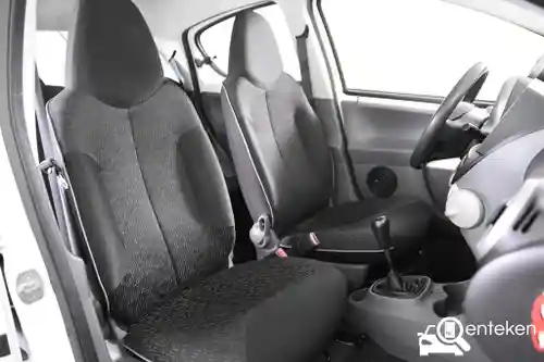 Peugeot 107 1.0 70 2012