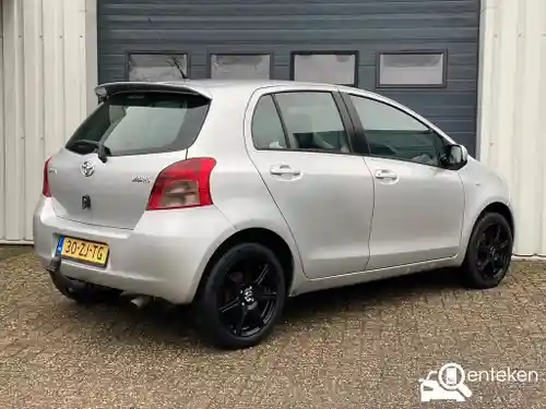 Toyota Yaris 1.3 2008