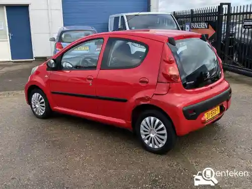 Peugeot 107 1.0 70 2011