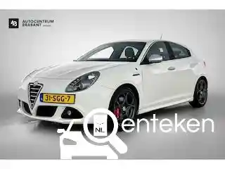 Alfa Romeo Giulietta Quadrifoglio 2011