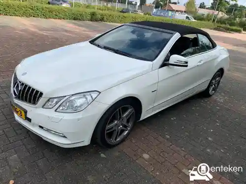 Mercedes-Benz E 200 BlueEFFICIENCY Cabriolet 2011