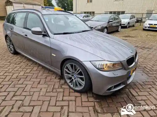 BMW 318i Touring 2012