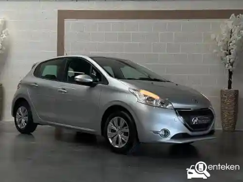 Peugeot 208 1.2 PureTech 82 2013