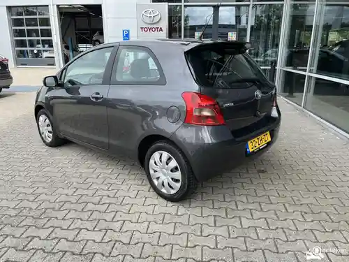 Toyota Yaris 1.3 2008