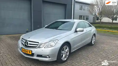 Mercedes-Benz E 350 CGI BlueEFFICIENCY Coupé 2009