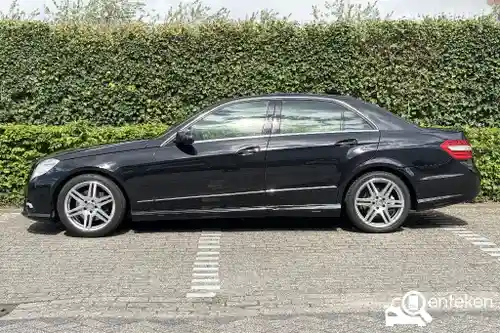 Mercedes-Benz E 200 CGI BlueEFFICIENCY 2011