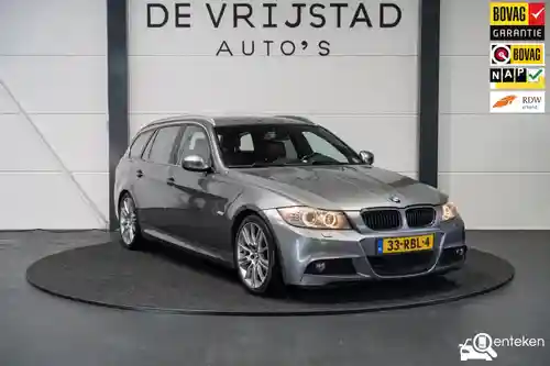 BMW 318i Touring 2011