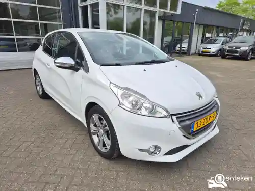 Peugeot 208 1.2 PureTech 82 2012