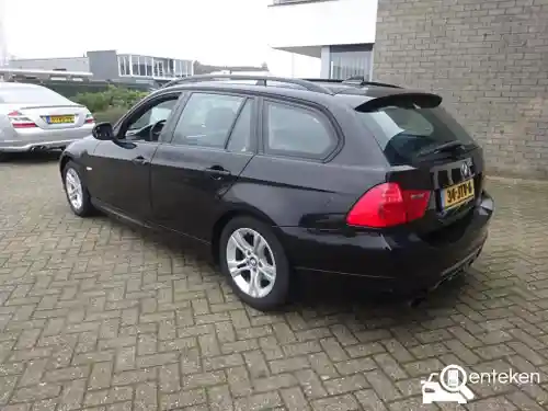 BMW 318i Touring 2009